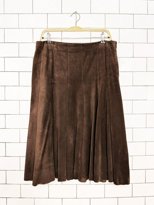 vintage 00s danier soft suede tulip hem knee-length skirt | lambskin leather - good market thrift store