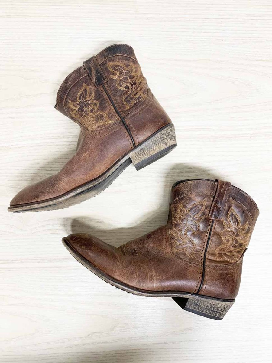 vintage 00s dingo leather western cowboy boots - good market thrift store