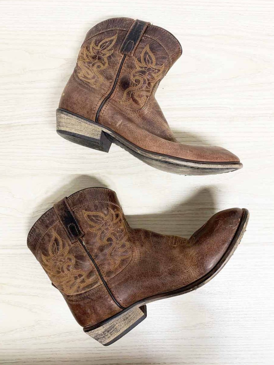 vintage 00s dingo leather western cowboy boots - good market thrift store