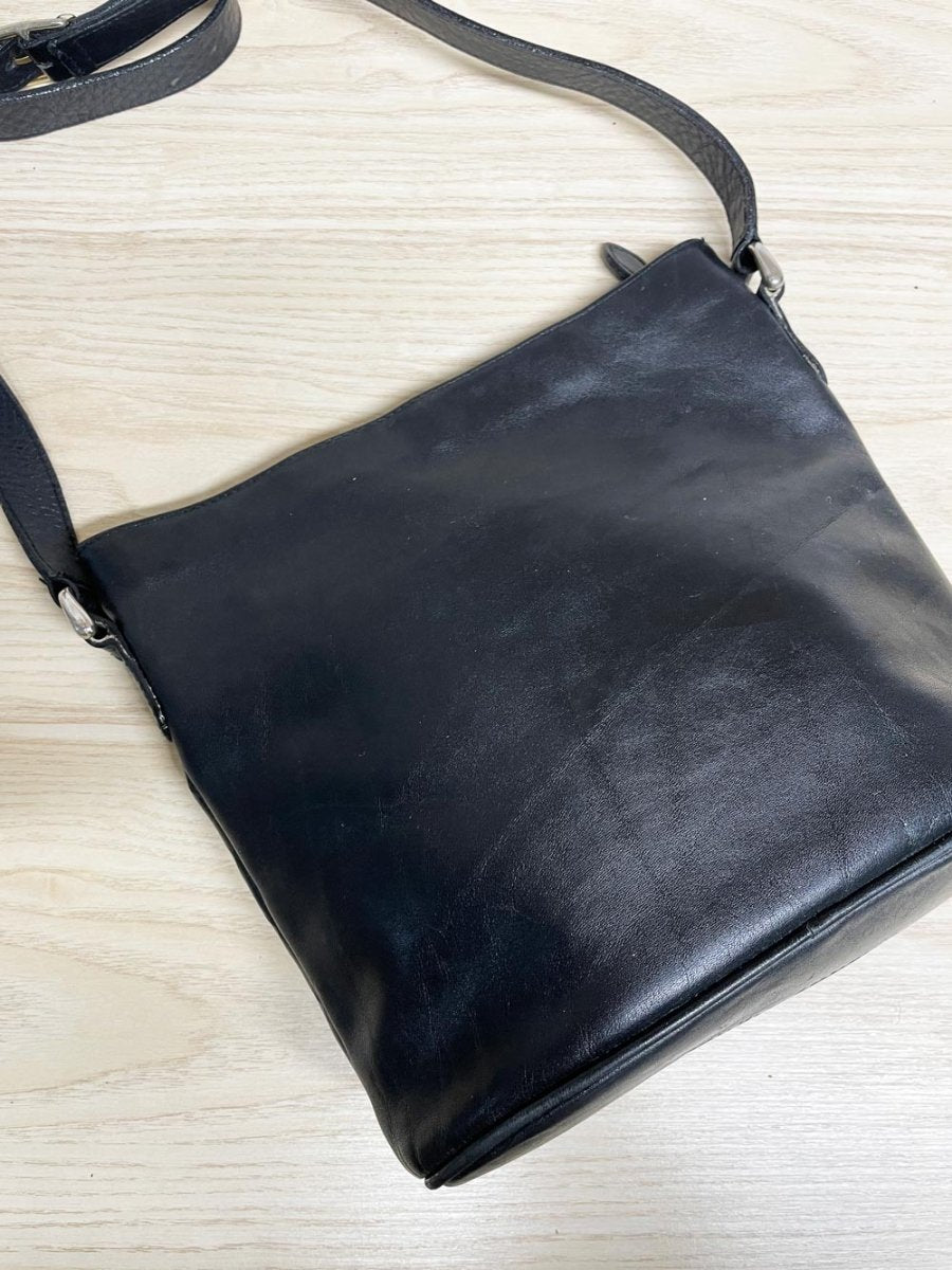 vintage 00s etienne aigner leather argyle crossbody bucket bag - good market thrift store