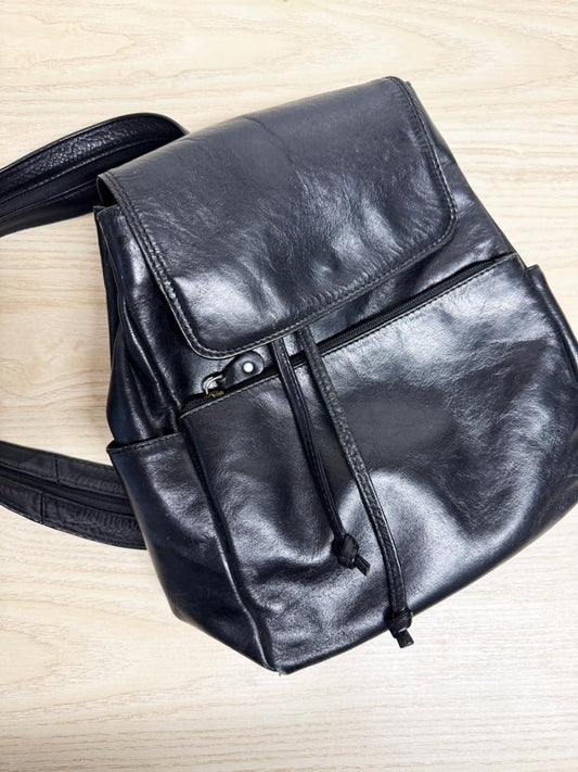 vintage 00s GH bass & co minimal leather backpack - good market thrift store
