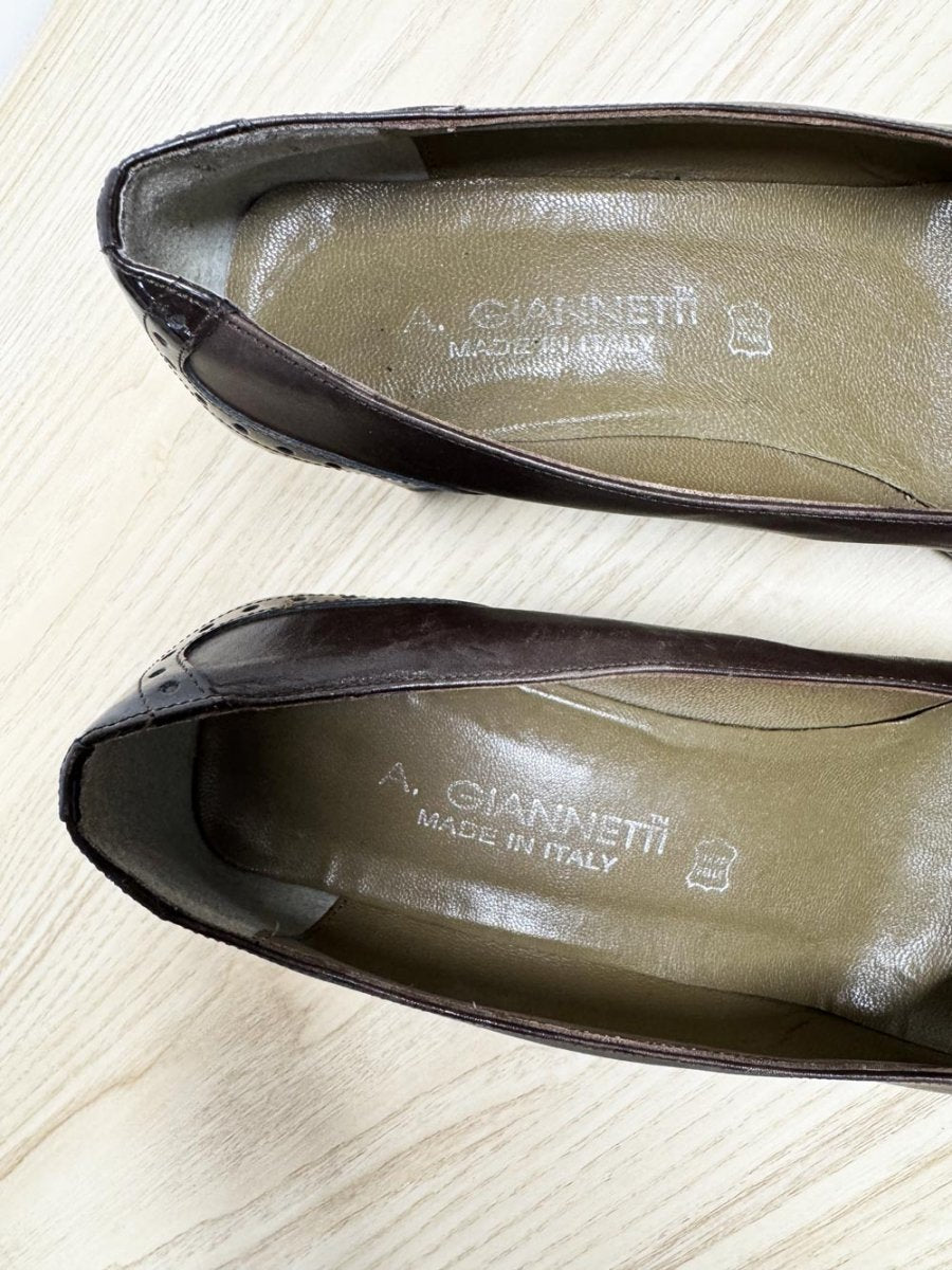 vintage 00s giannetti wingtip brogue square toe pumps | made in Italy - good market thrift store