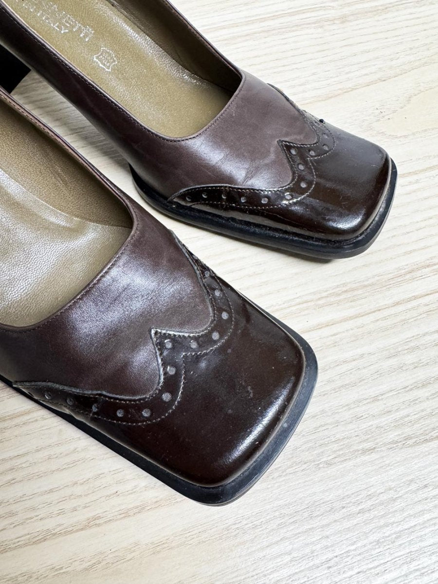vintage 00s giannetti wingtip brogue square toe pumps | made in Italy - good market thrift store