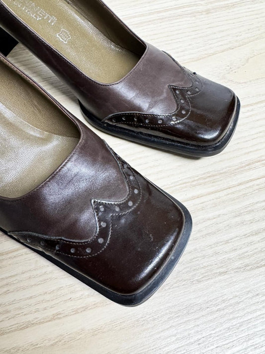 vintage 00s giannetti wingtip brogue square toe pumps | made in Italy - good market thrift store