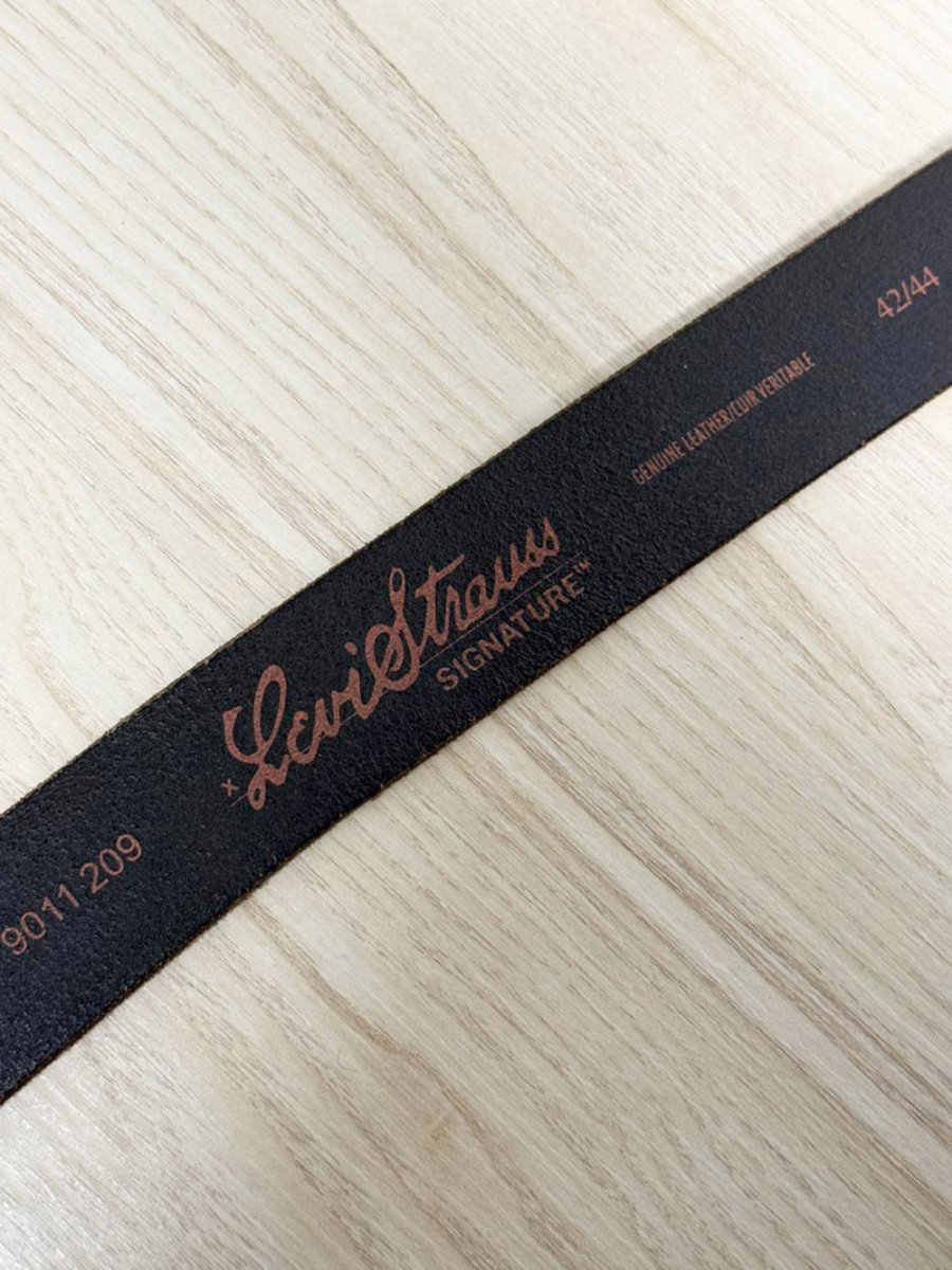 vintage 00s levi strauss signature leather belt - good market thrift store