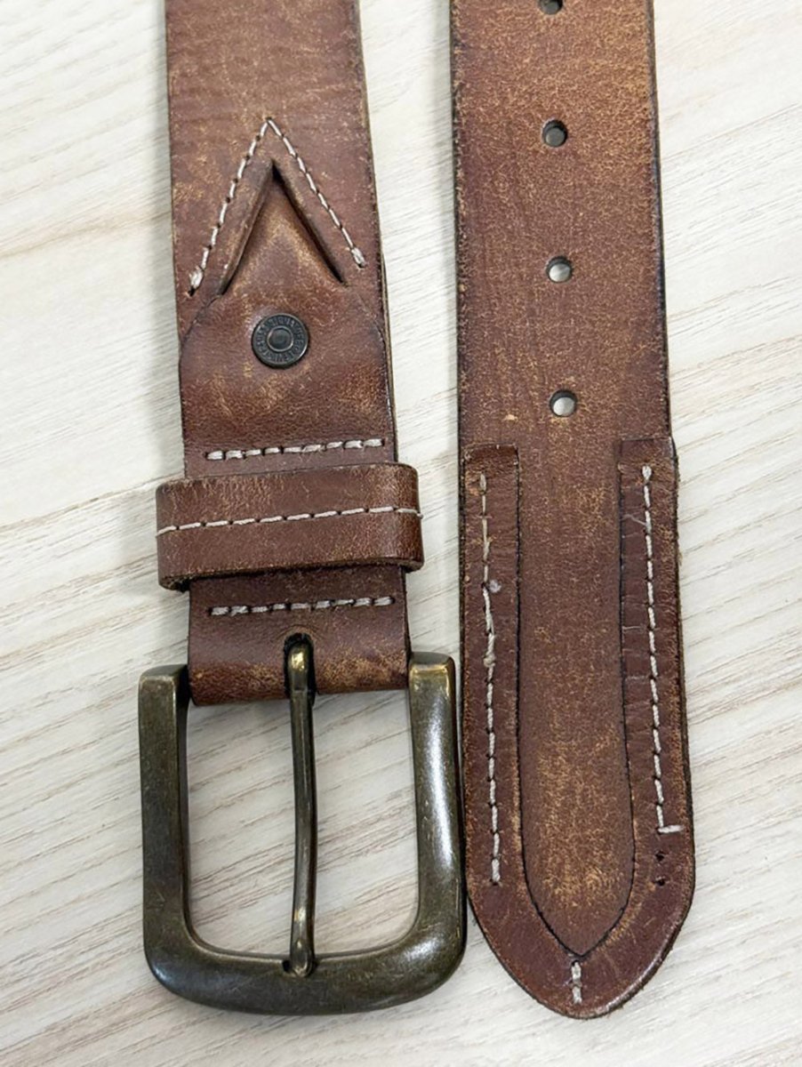 vintage 00s levi strauss signature leather belt - good market thrift store