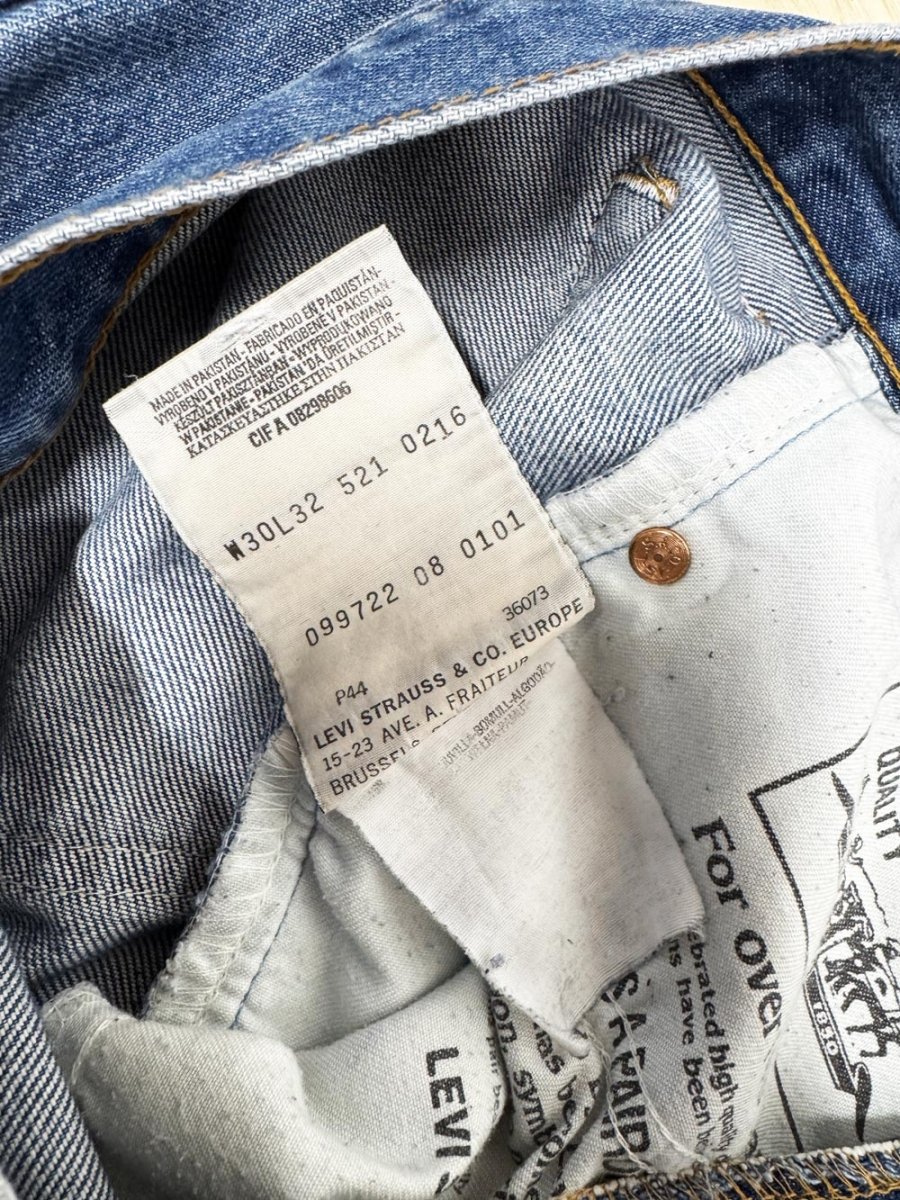 vintage 00s levi's 521 straight raw hem jeans - good market thrift store