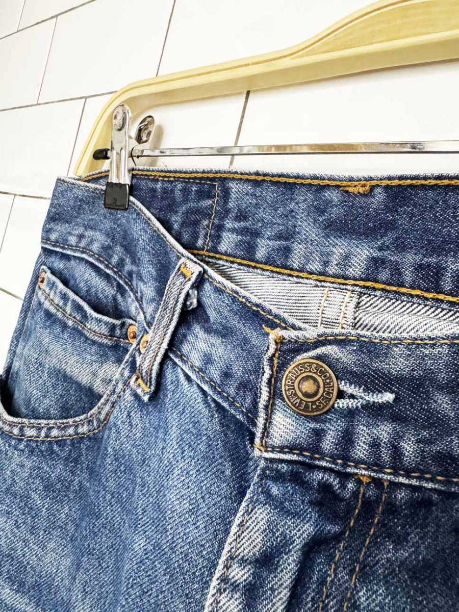 vintage 00s levi's 521 straight raw hem jeans - good market thrift store