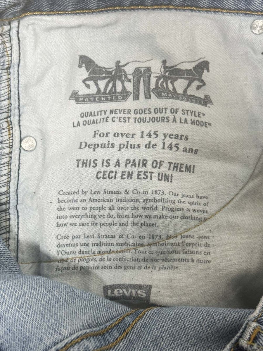 vintage 00s levi's 550 loose relaxed fit jeans - good market thrift store