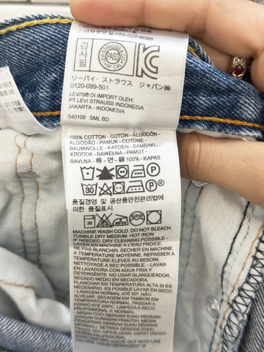 vintage 00s levi's 550 relaxed fit jeans - good market thrift store