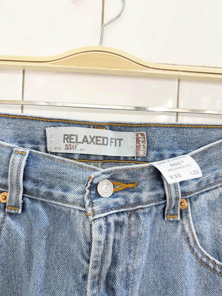 vintage 00s levi's 550 relaxed fit jeans - good market thrift store