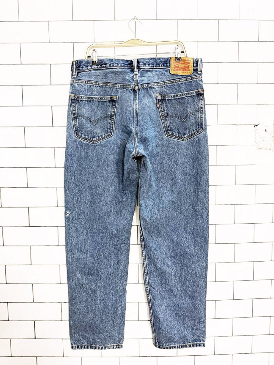 vintage 00's levi's 550 relaxed fit jeans - good market thrift store