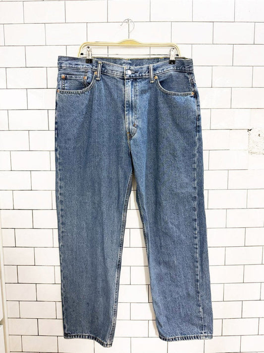 vintage 00s levi's 550 relaxed fit jeans - good market thrift store