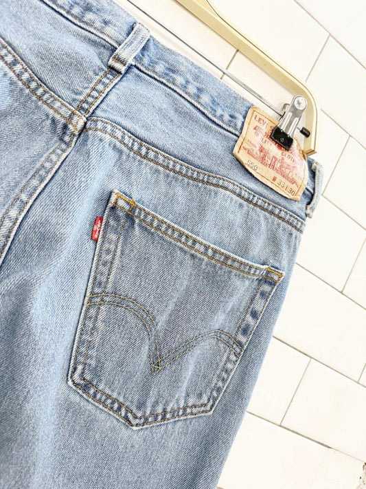 vintage 00s levi's 550 relaxed fit jeans - good market thrift store