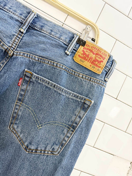vintage 00s levi's 550 relaxed fit jeans - good market thrift store