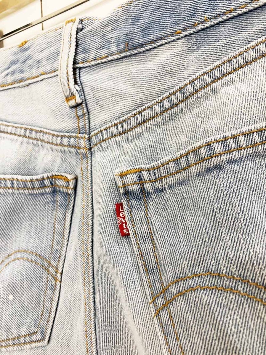 vintage 00s levi's 560 comfort fit distressed denim shorts - good market thrift store