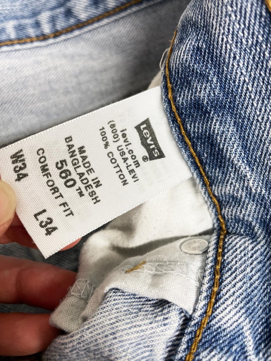 vintage 00s levi's 560 relaxed loose fit jeans - good market thrift store