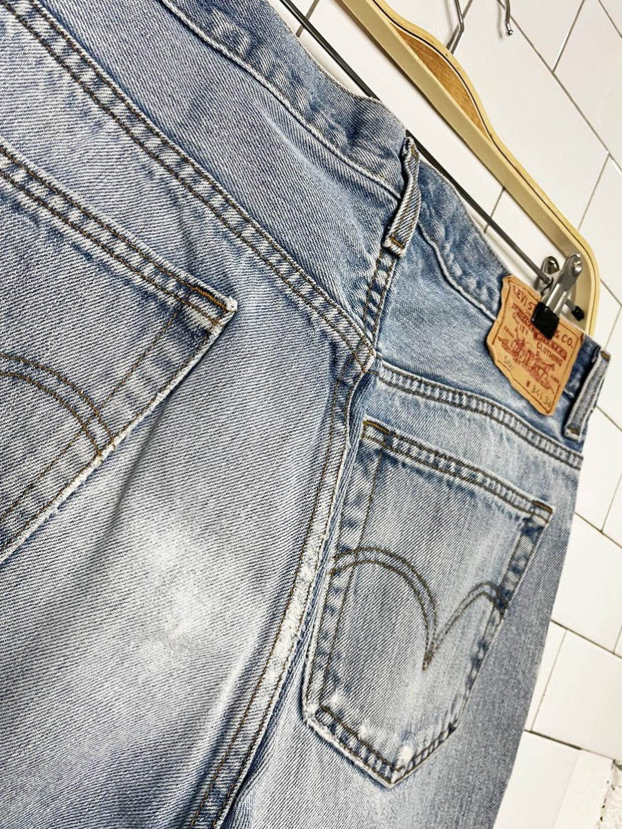 vintage 00s levi's 560 relaxed loose fit jeans - good market thrift store