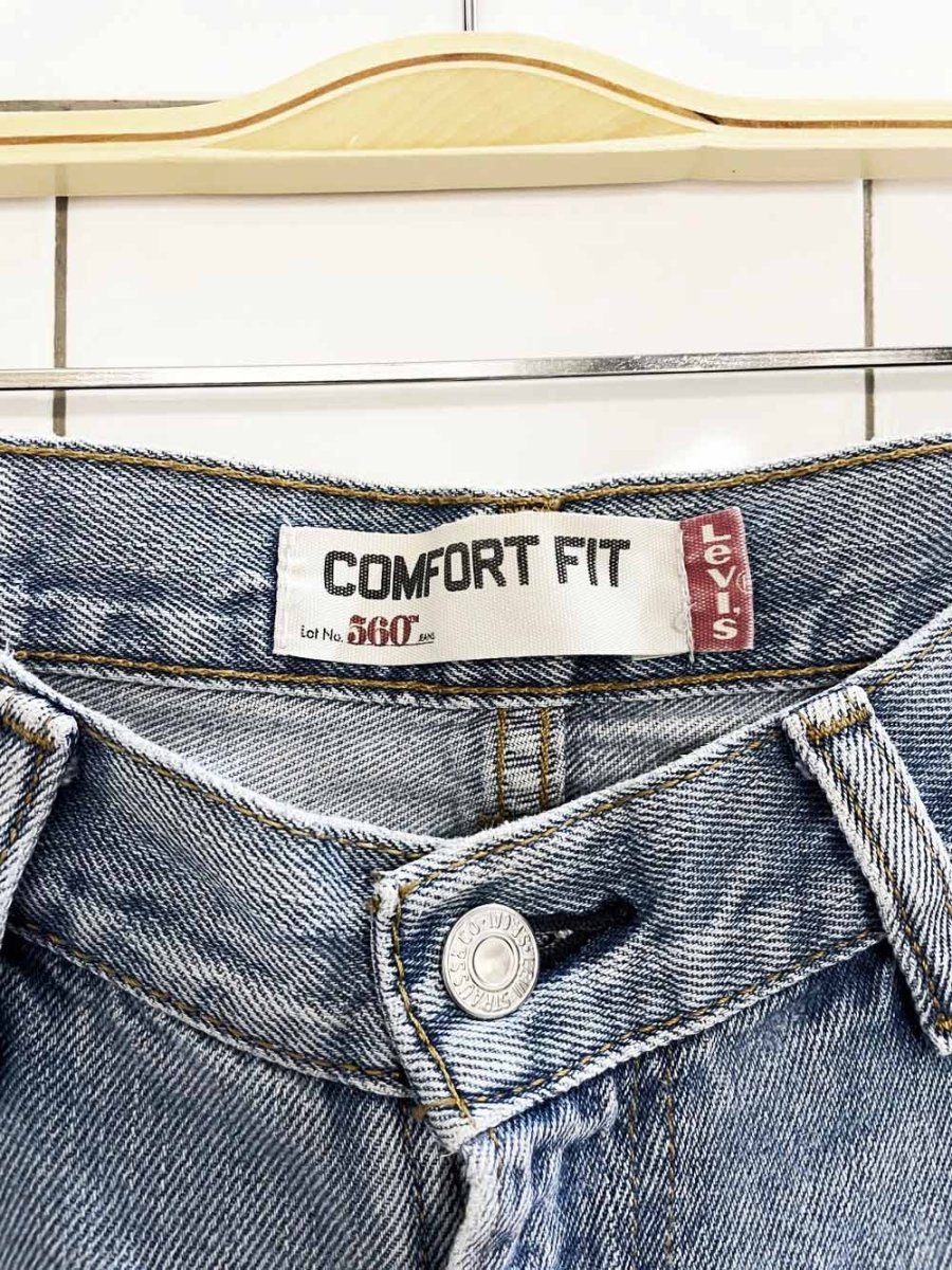 vintage 00s levi's 560 relaxed loose fit jeans - good market thrift store
