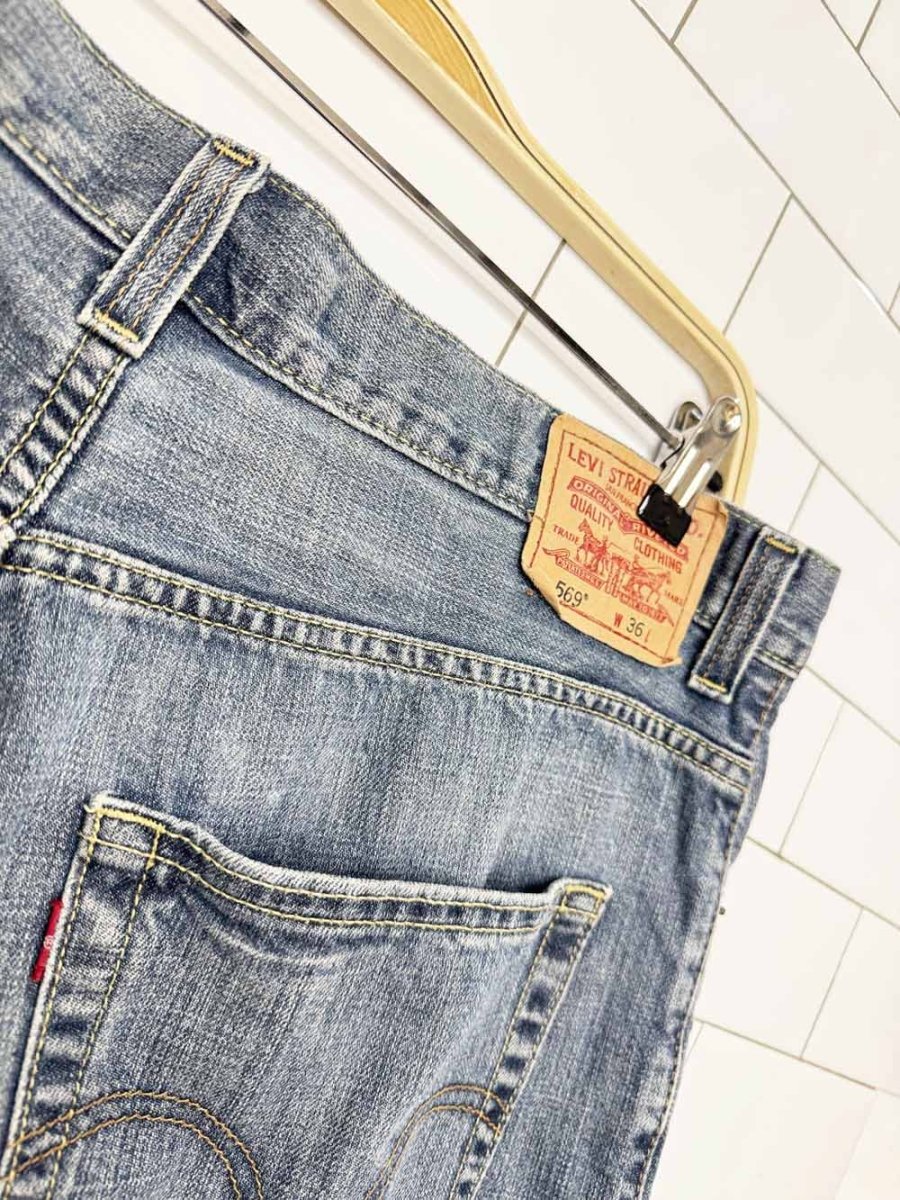 vintage 00s levi's 569 loose straight long denim shorts - good market thrift store