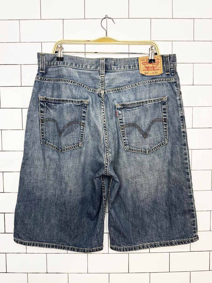 vintage 00s levi's 569 loose straight long denim shorts - good market thrift store