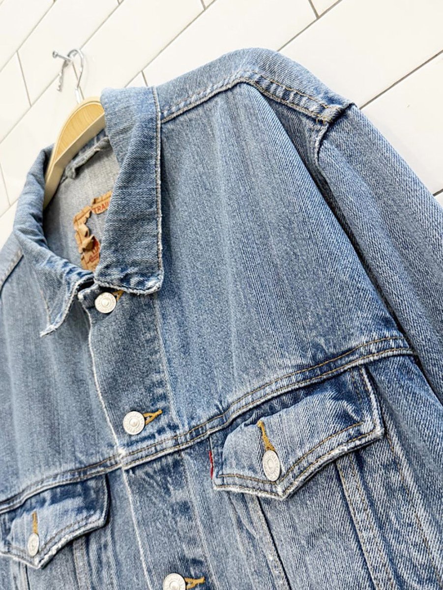 vintage 00s levi's denim trucker jacket | 70507 - good market thrift store