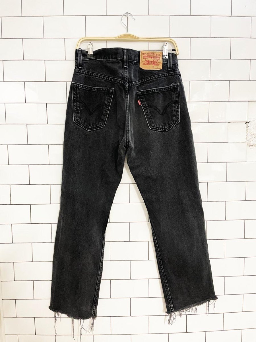 vintage 00s levi's regular fit loose distressed jeans - good market thrift store