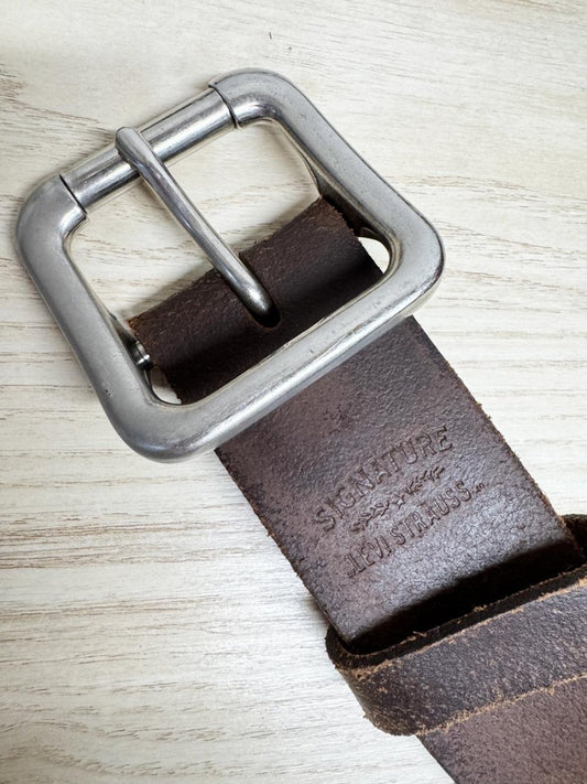 vintage 00s levi's rustic leather belt | made in Mexico - good market thrift store