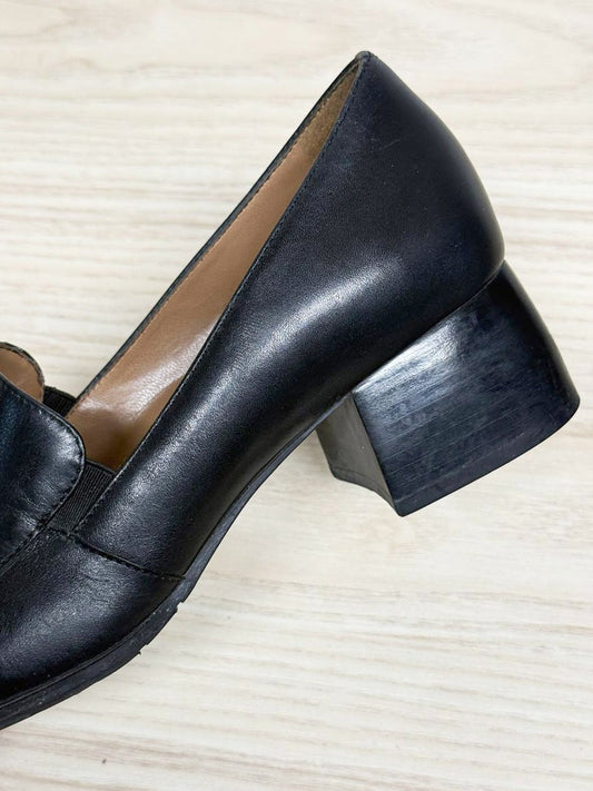 vintage 00s naturalizer handmade leather low heel loafers | made in Brazil - good market thrift store