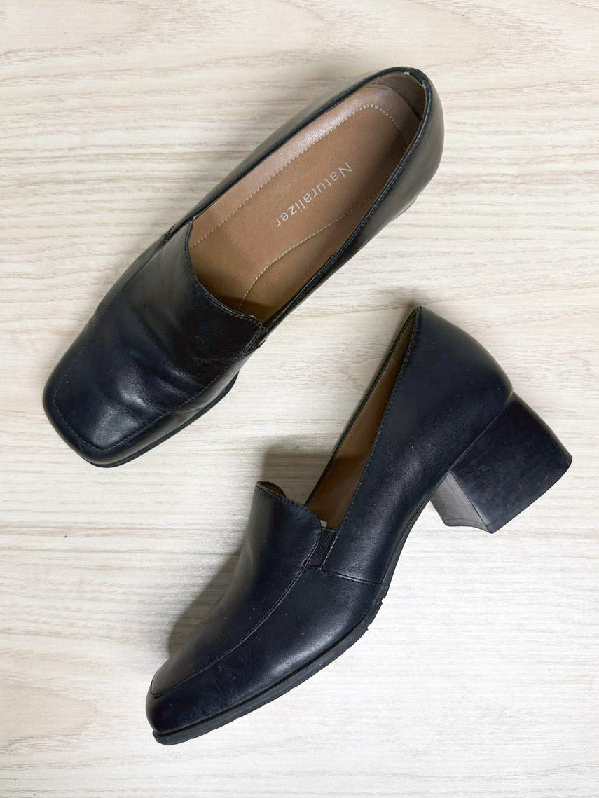 vintage 00s naturalizer handmade leather low heel loafers | made in Brazil - good market thrift store