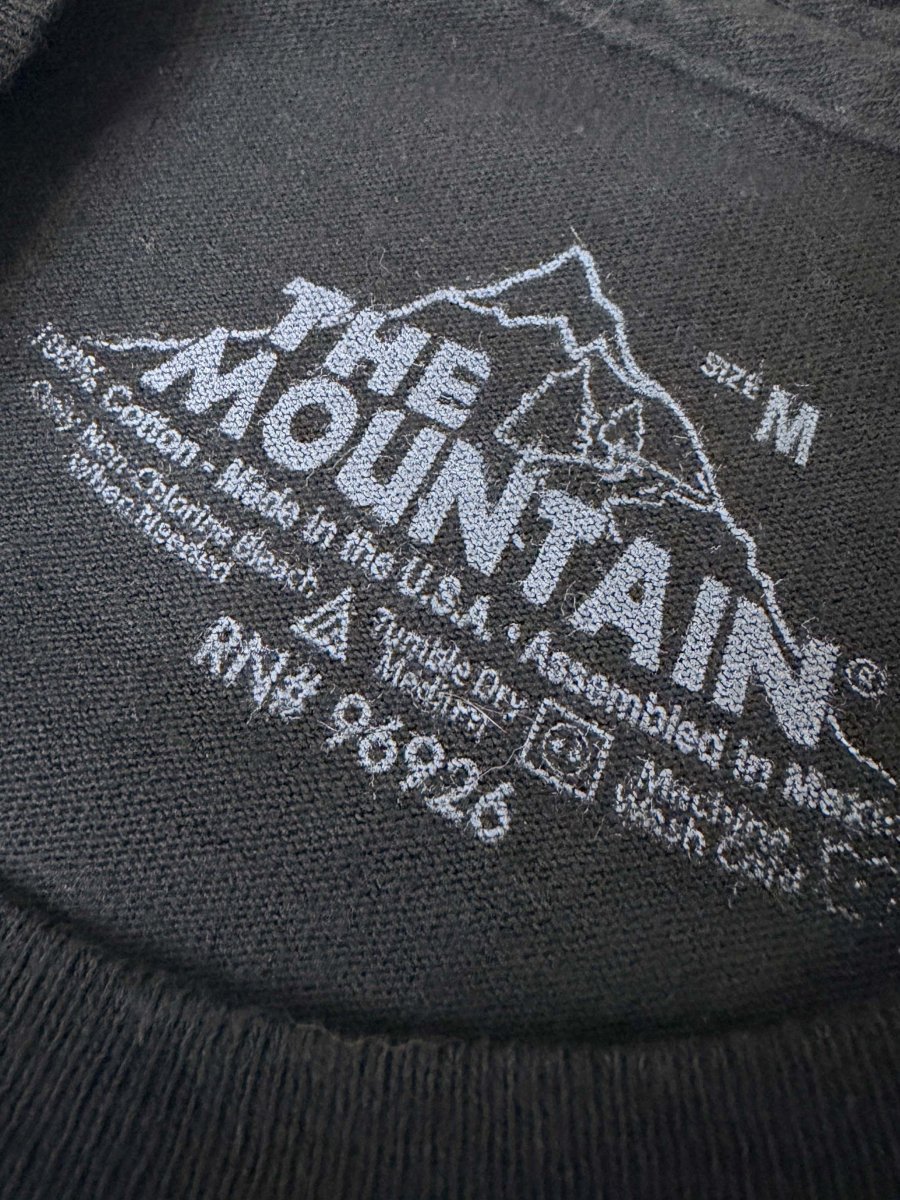 vintage 00s the mountain howling wolves graphic tee | made in USA - good market thrift store
