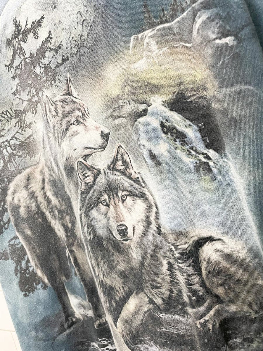 vintage 00s the mountains wolf moon print tie dye cropped tee - good market thrift store