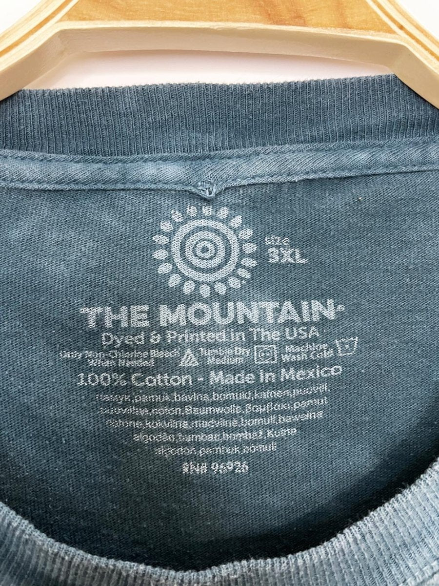 vintage 00s the mountains wolf moon print tie dye cropped tee - good market thrift store
