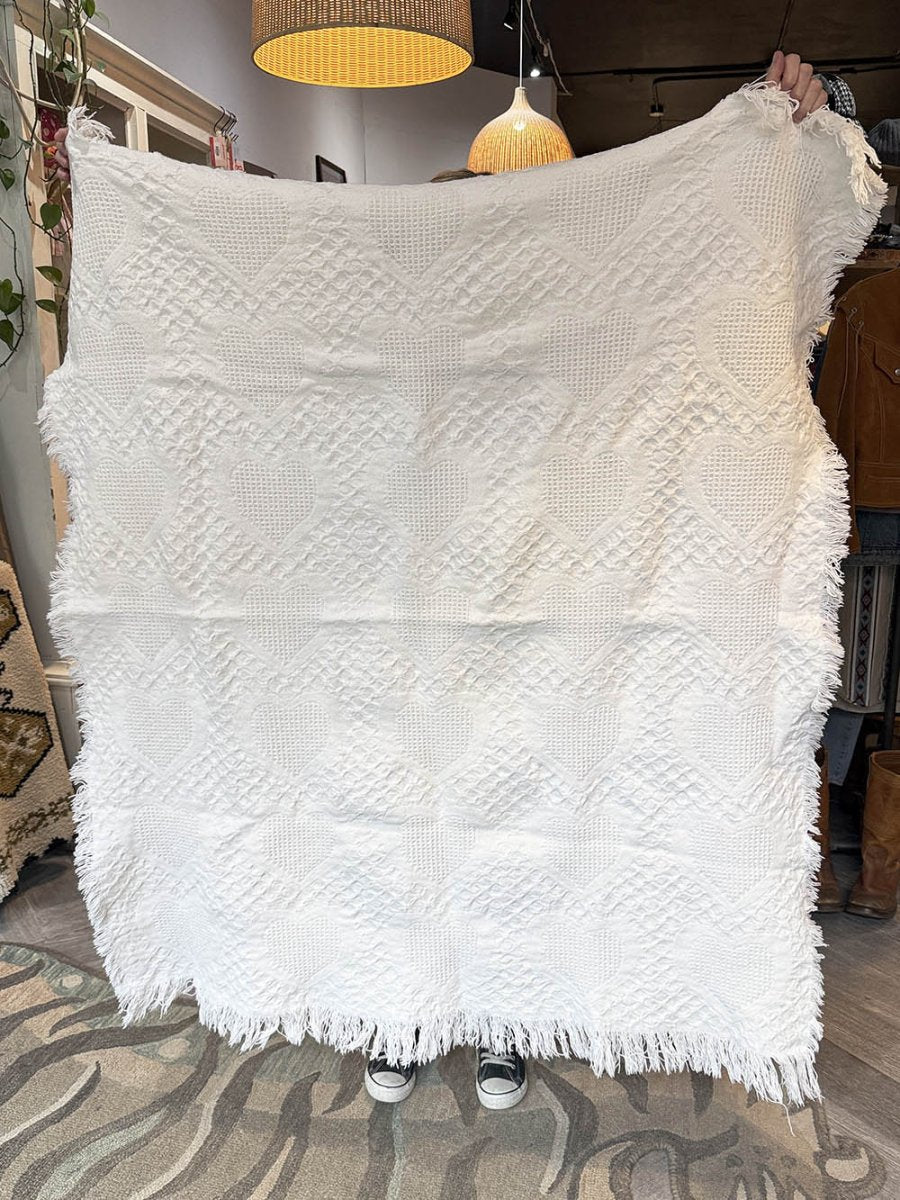 vintage 00s woven hearts throw blanket - good market thrift store