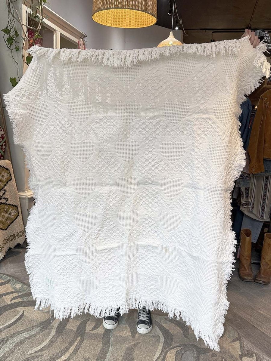 vintage 00s woven hearts throw blanket - good market thrift store