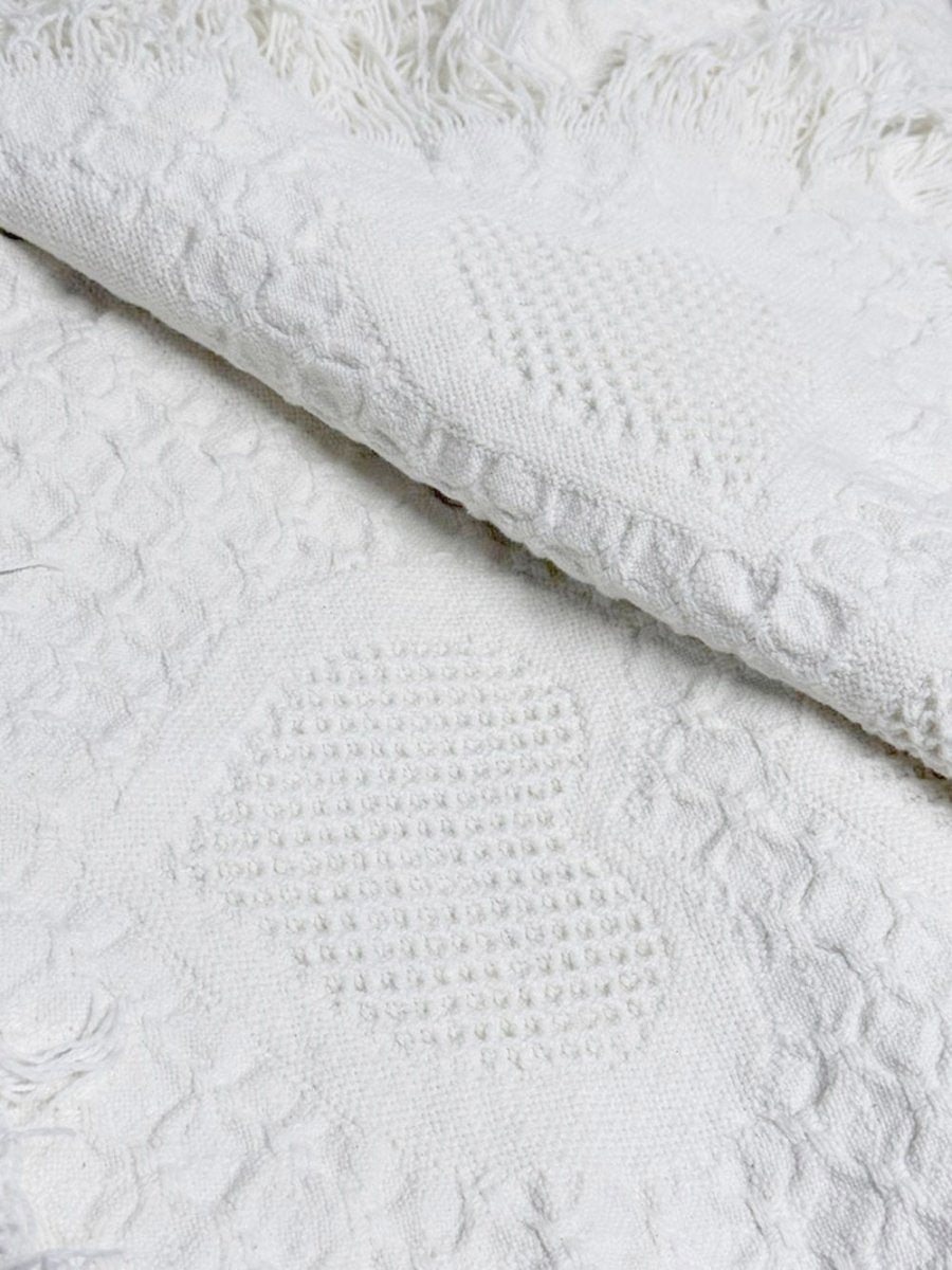 vintage 00s woven hearts throw blanket - good market thrift store