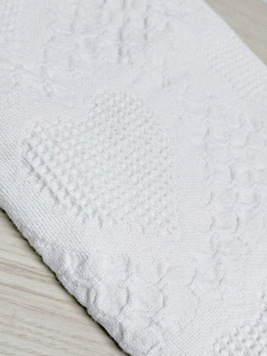 vintage 00s woven hearts throw blanket - good market thrift store