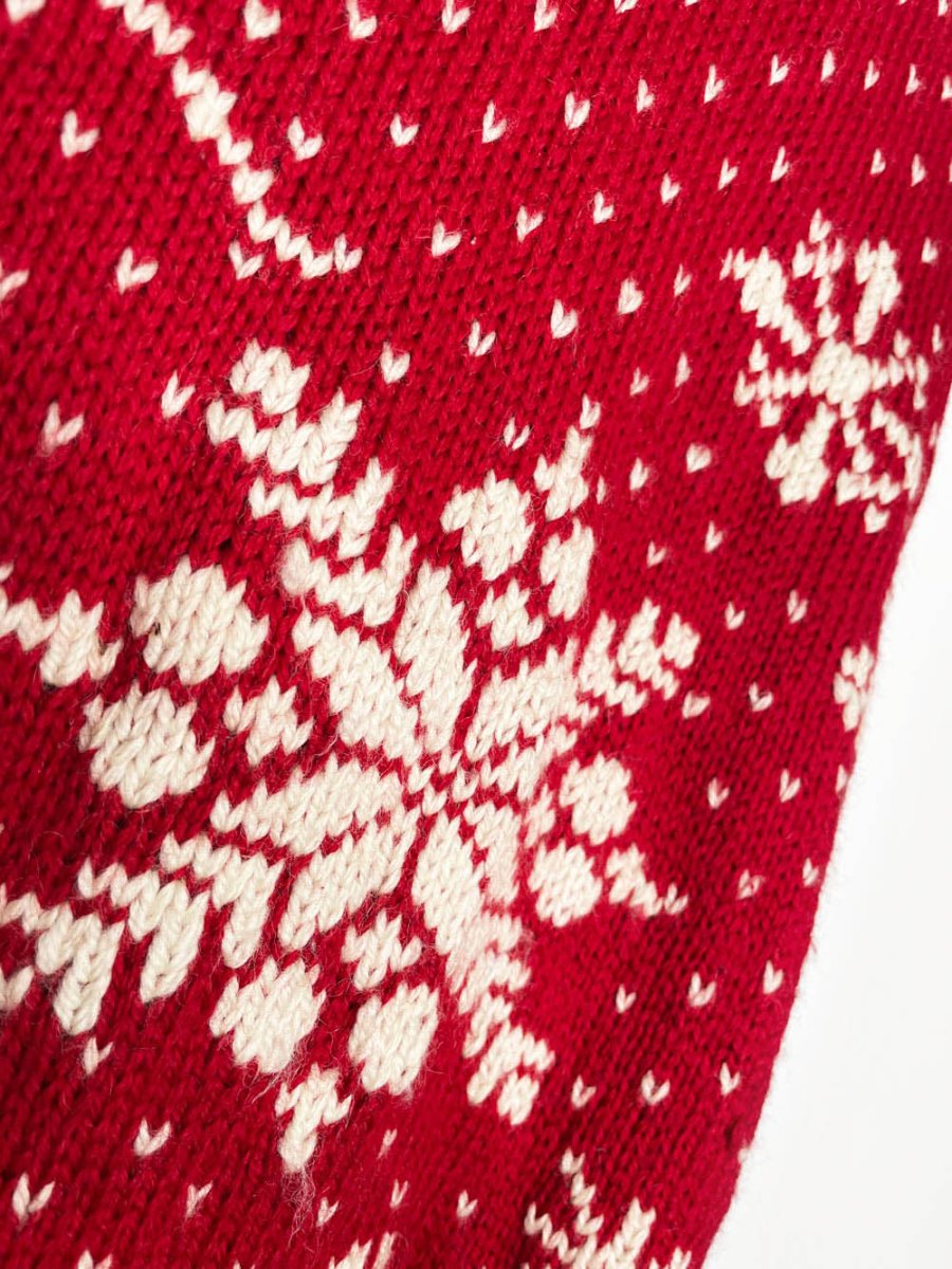 vintage 100% wool hand - knit skiiers + snowflakes chunky knit sweater | southwool - good market thrift store
