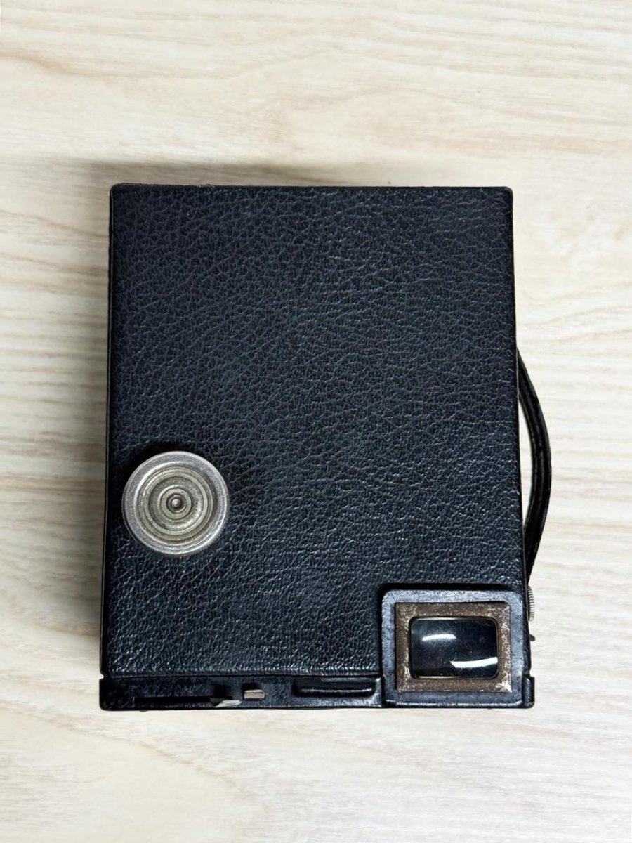 vintage 50s kodak brownie target six - 20 box camera | made in Canada - good market thrift store