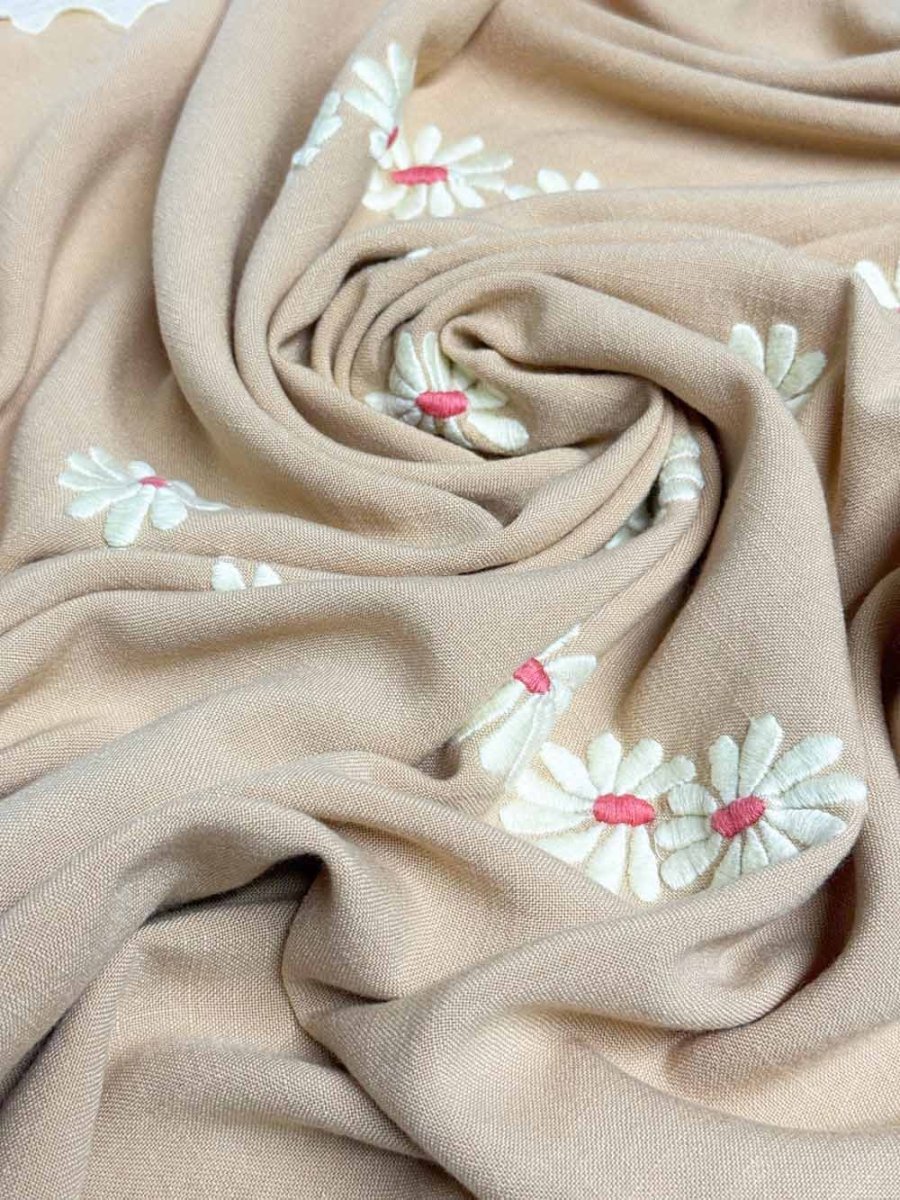 vintage 60s broccatella daisy embroidered table cloth | made in Mexico - good market thrift store