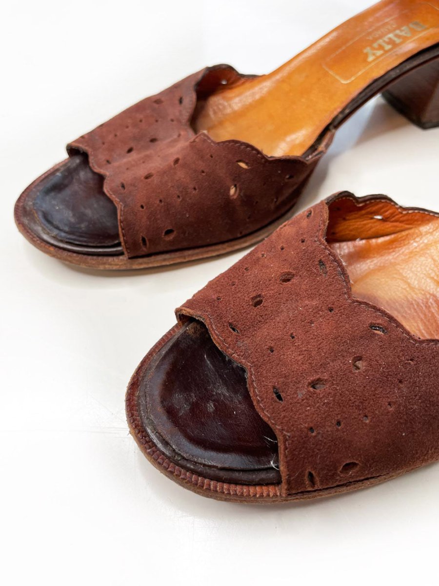 vintage 70s bally suede scallop mary jane low heeled sandal - good market thrift store