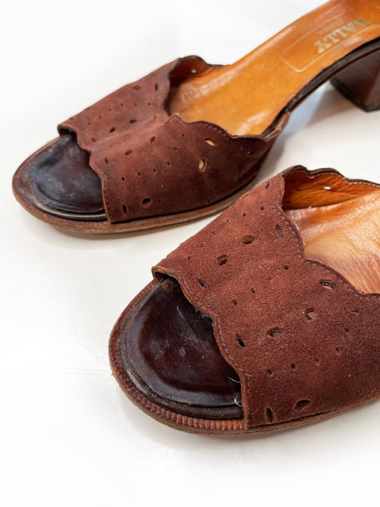 vintage 70s bally suede scallop mary jane low heeled sandal - good market thrift store