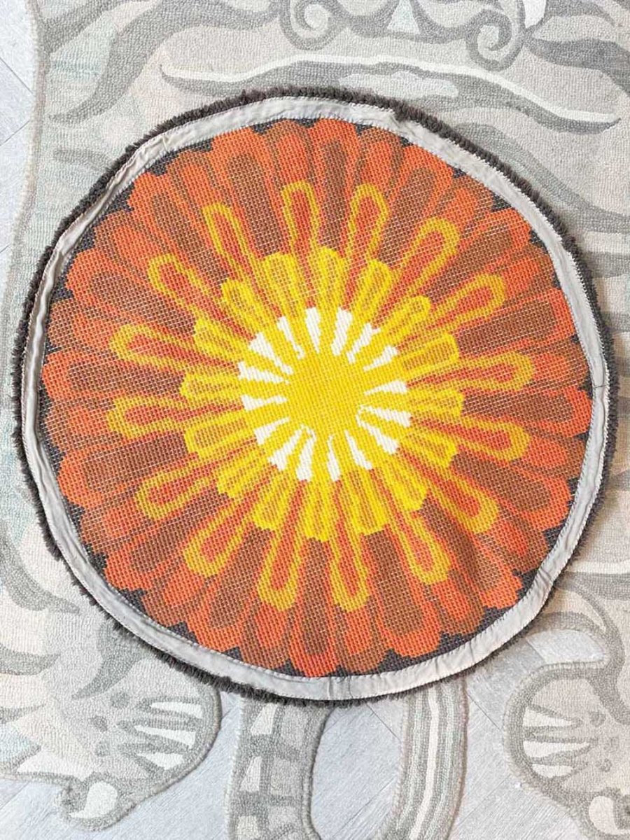 vintage 70's mid - century wool danish sunburst circle shag rug - good market thrift store