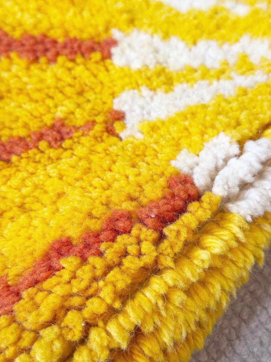 vintage 70's mid - century wool danish sunburst circle shag rug - good market thrift store