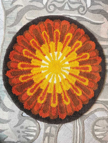 vintage 70's mid - century wool danish sunburst circle shag rug - good market thrift store