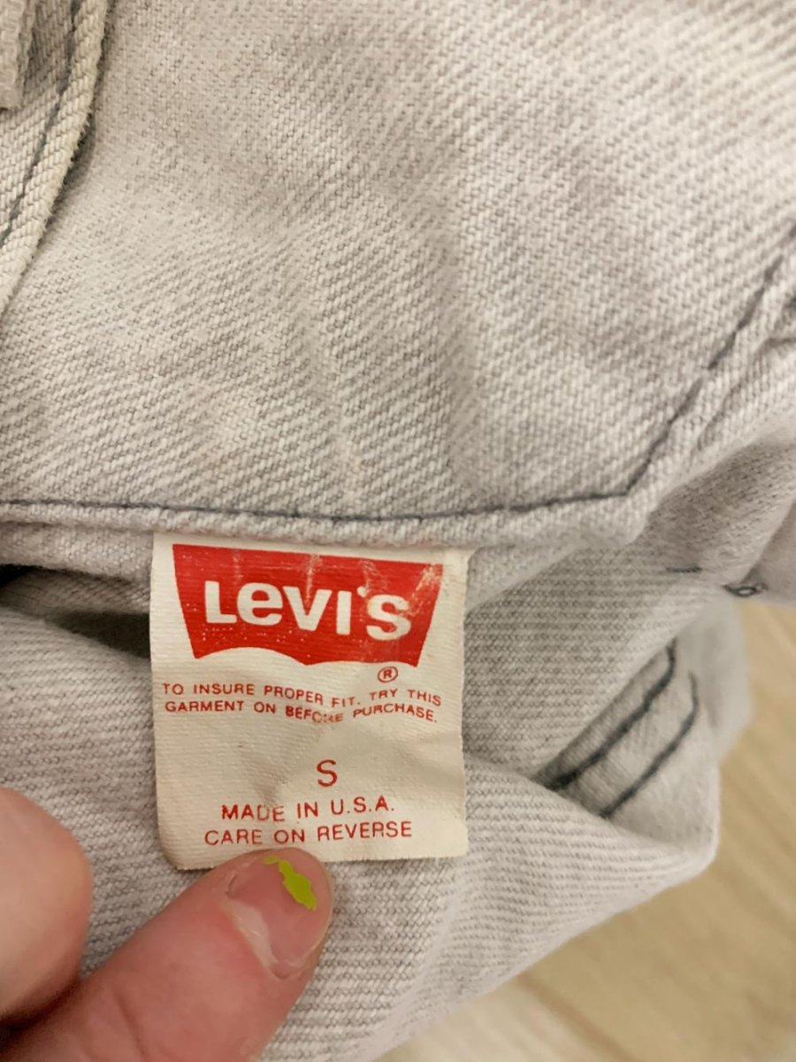 vintage 80s levi's 70507 relaxed fit denim trucker jacket | made in USA - good market thrift store