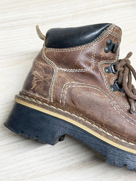 vintage 90s aldo leather lace up chunky sole hiker boot | made in Italy - good market thrift store