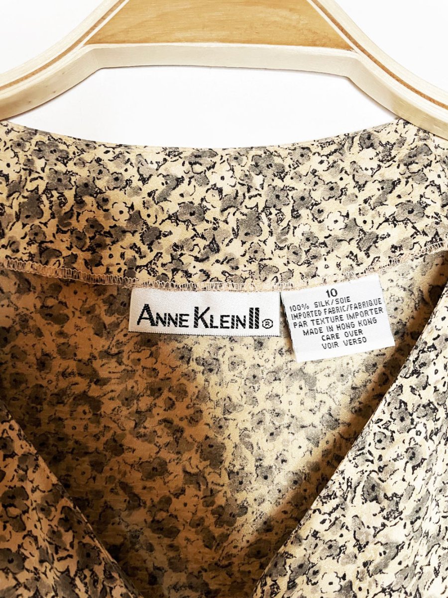 vintage 90s anne klein II 100% silk floral full button blouse - good market thrift store
