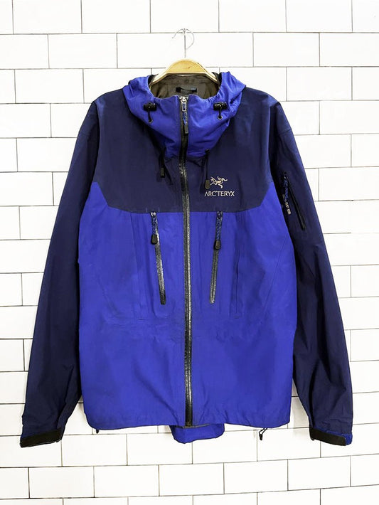 vintage 90s arc'teryx gore - tex xcr alpha sv waterproof shell jacket | made in Canada - good market thrift store