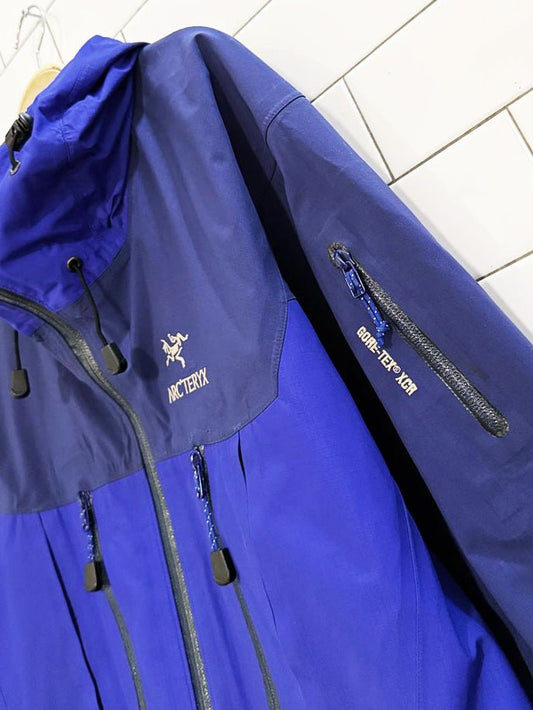 vintage 90s arc'teryx gore - tex xcr alpha sv waterproof shell jacket | made in Canada - good market thrift store